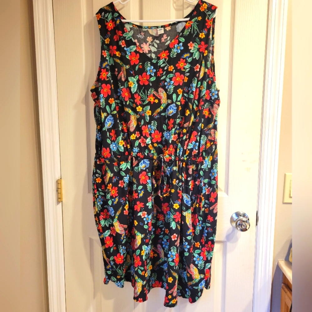 Old Navy 4x sleeveless dress with drawstring. Black/multicolored floral print